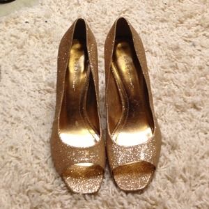 Size 8.5 BCBG heels