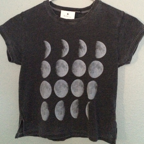 ❤️❤️❤️❤️❤️SOLD Brandy melville moon graphic t