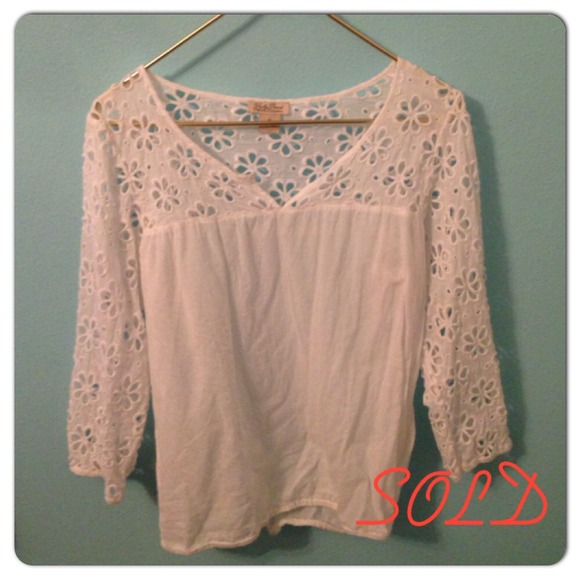 ❌SOLD IN BUNDLE❌ Lucky Brand White blouse