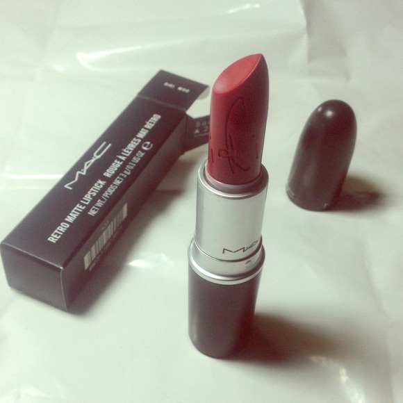 💯Authentic MAC Riri Woo lipstick