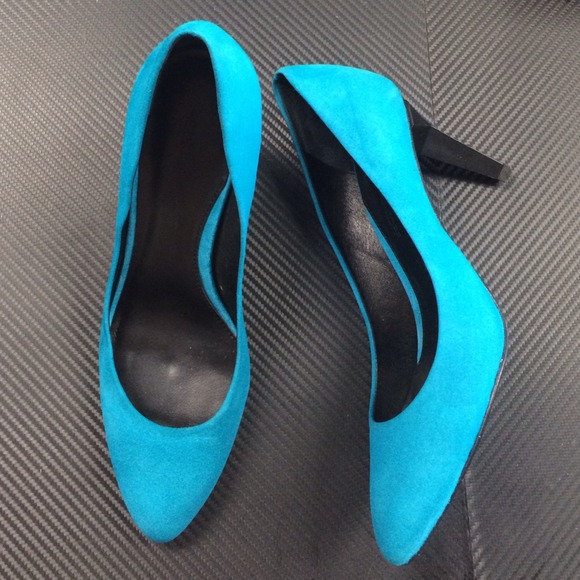 Rebecca Minkoff Shoes - NWT 💯Auth Rebecca Minkoff Blue Suede Leather Pump