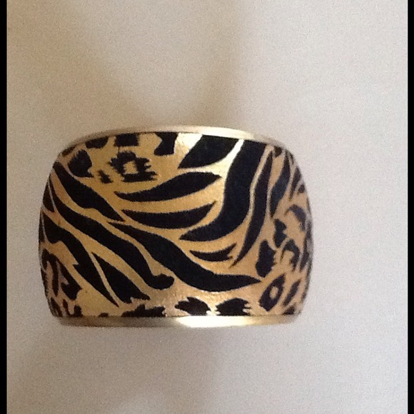 Black/gold bangle