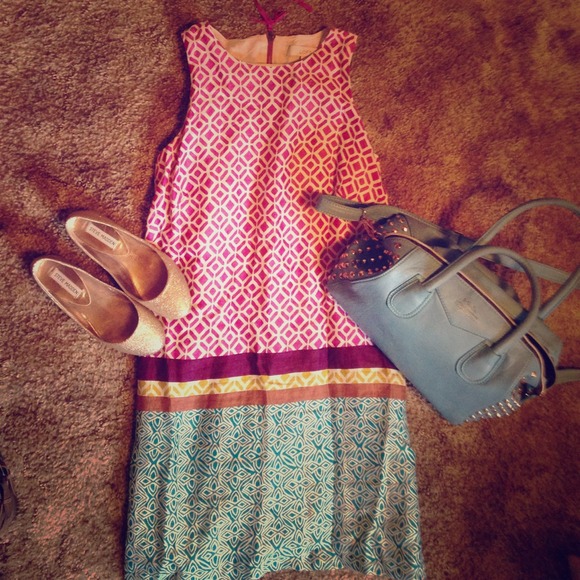 ❌SOLD IN BUNDLE❌ Loft Shift Dress