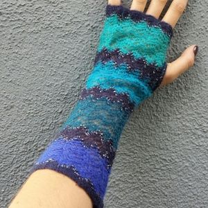 NEW Blue Knit Silver Metallic Arm Warmers Gloves
