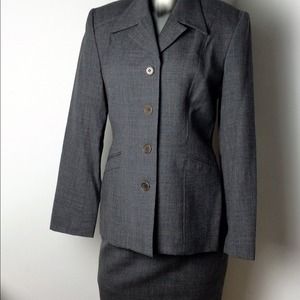 Jan Luis Paris designer quality gray suit