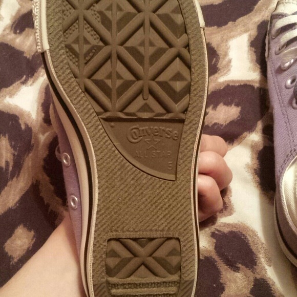 Purple and white converses - Picture 3 of 4