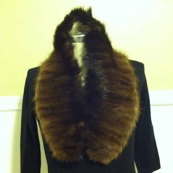 SOLD NOT ON POSHcollar genuine brown fox vintage