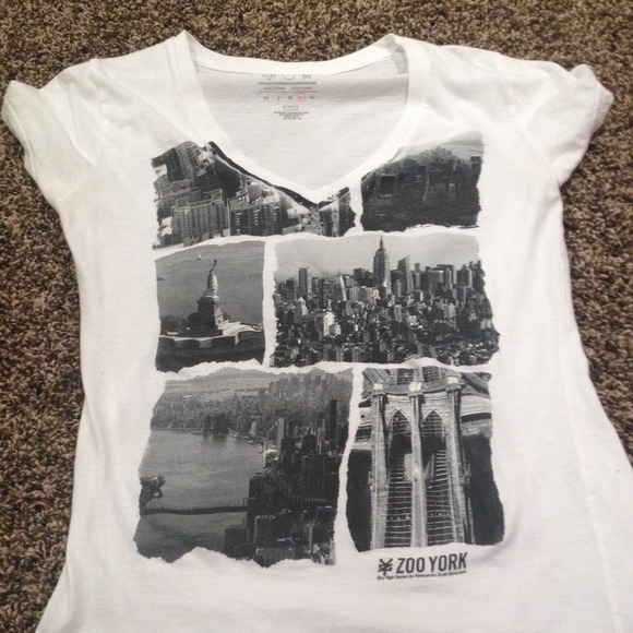 Zoo York v-neck
