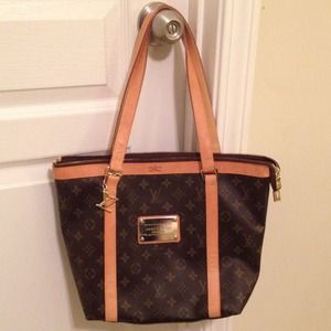 ON HOLD Inspired Louis Vuitton Handbag