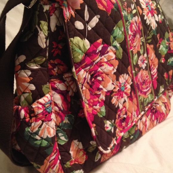 Vera Bradley Messenger Baby bag in English Rose - Picture 3 of 4