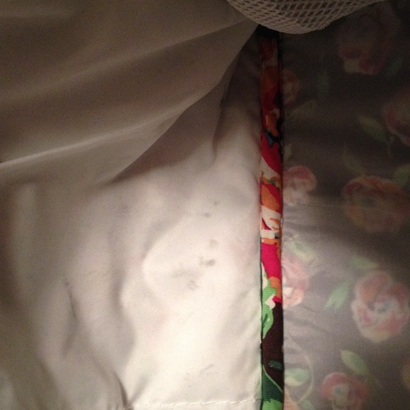 Vera Bradley Messenger Baby bag in English Rose - Picture 4 of 4