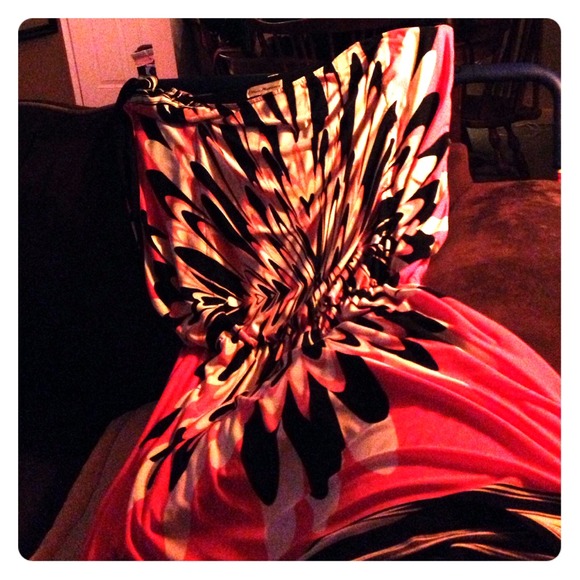 Adorable coral/black dress