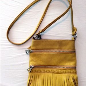 ON SALE! Lowered price! Makowsky cross body bag