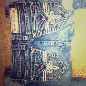 Rock revivals size 24