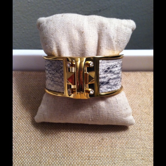 Stella & Dot Bello Bangle