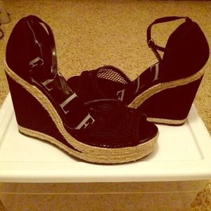 Cute black lace wedges 🌺