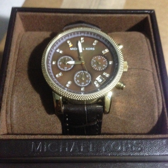 ❌❌Sold❌❌Michael Kors Leather strap Watch - Picture 3 of 4