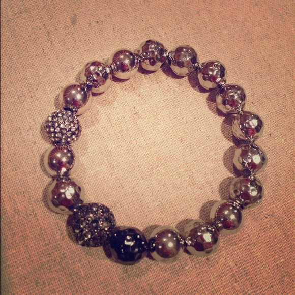 STELLA AND DOT SILVER MOONDANCE BRACELET