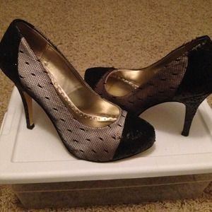 Black sparkle heels with lace.👠