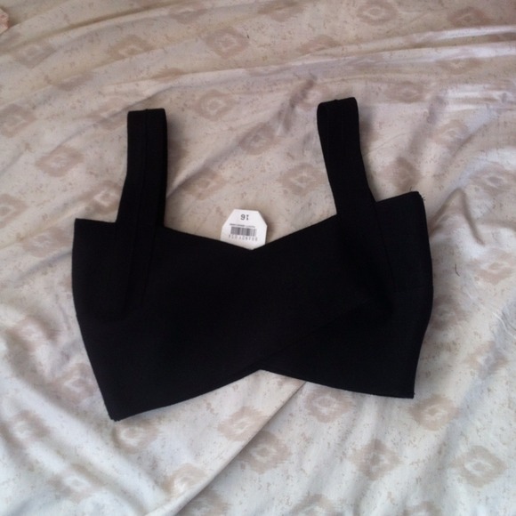 💢HOLD💢New brandy Melville bandage crop top - Picture 1 of 3
