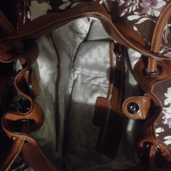 😱sold New Michael kors purse - Picture 2 of 2