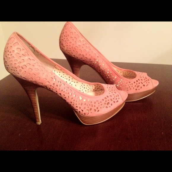 Enzo Angiolini Pink Suede Pump