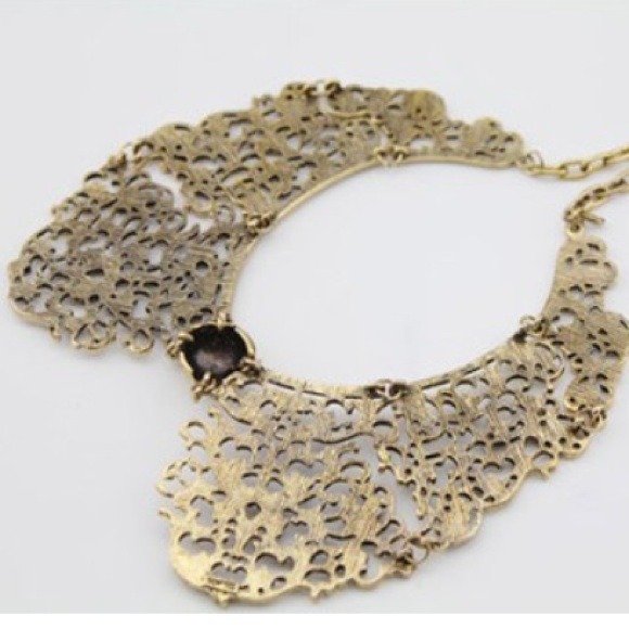 👑Inventory Clean Out! Hollow Wing Collar Necklace - Picture 3 of 4