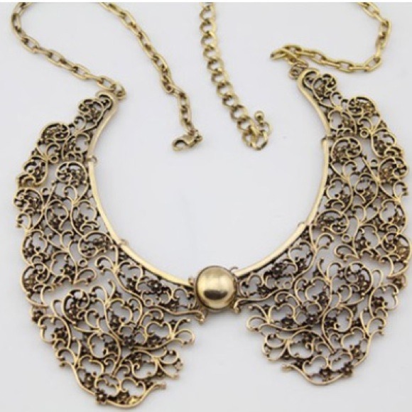 👑Inventory Clean Out! Hollow Wing Collar Necklace - Picture 4 of 4