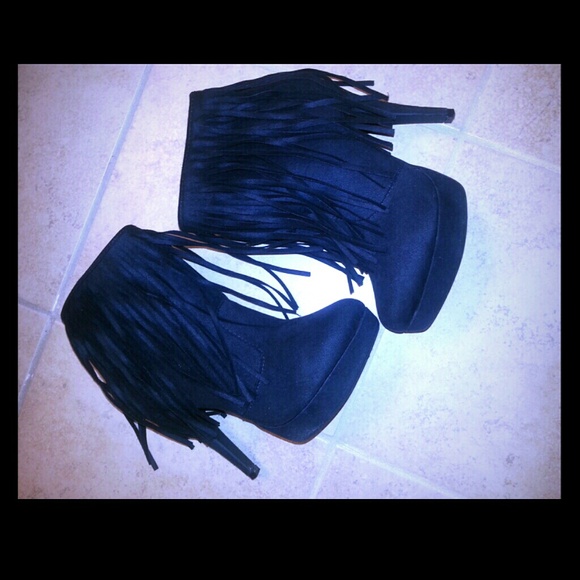 Black fringe booties