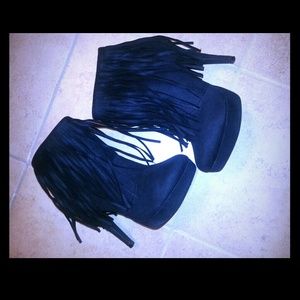 Black fringe booties