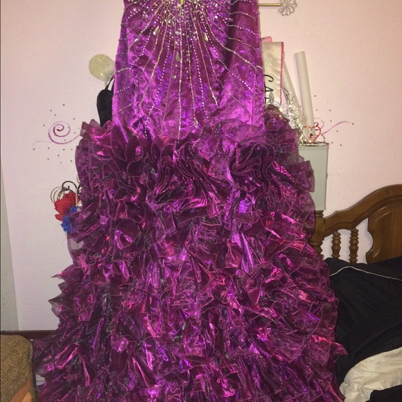 Pageant gown - Picture 2 of 3