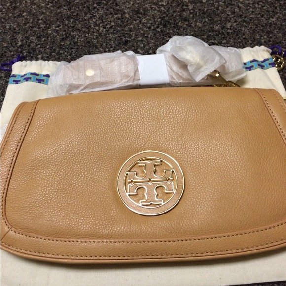 Tory burch clutch!* SOLD* No longer available