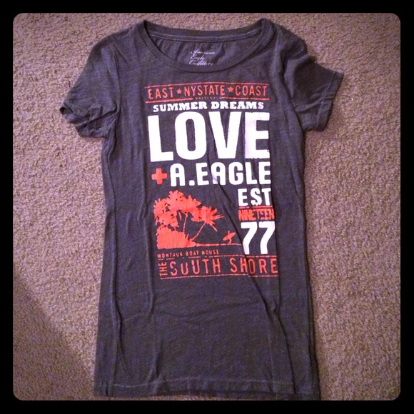 SOLD!! Ladies/Juniors American Eagle Tee