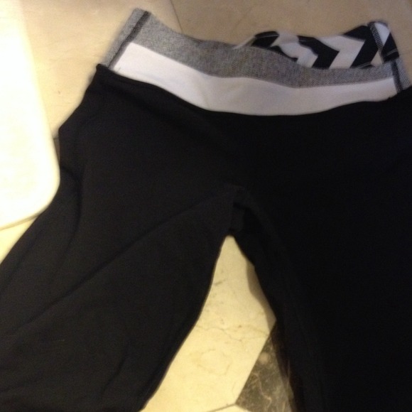 ✨RESERVED for @lilpapaya22 Lulu lemon pants