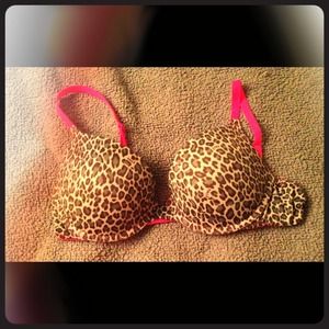 SOLD......Victoria secret pink bra