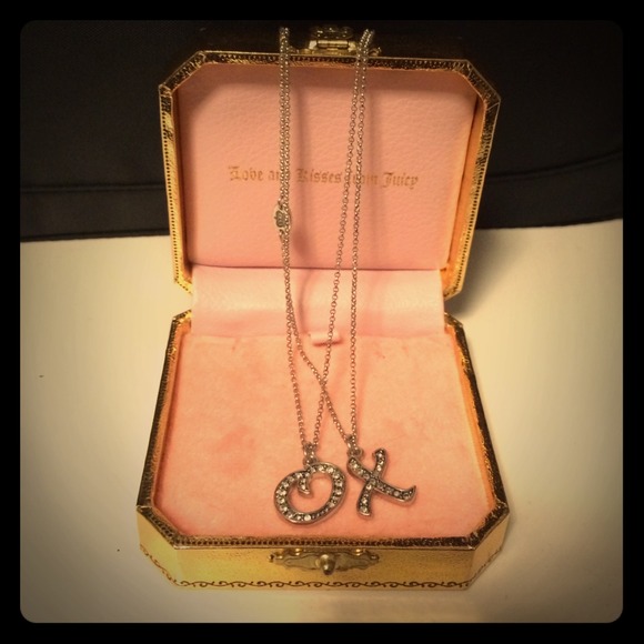 Limited edition juicy couture "xo" necklace!