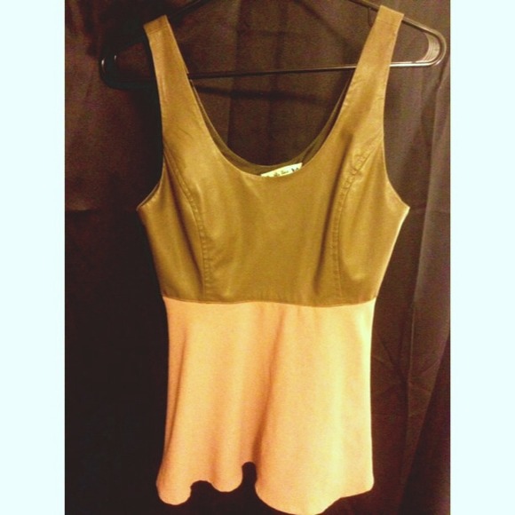 Flowy tan top