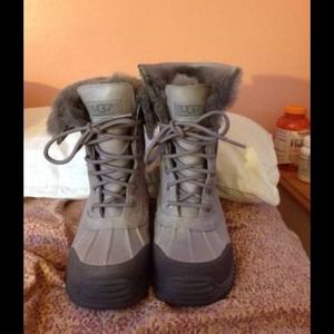 Uggs size 5