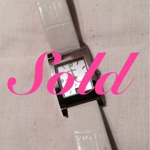 ❌SOLD❌Fossil watch-white leather