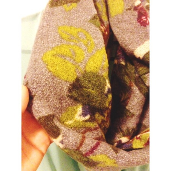 🌷🌼Patterned scarf🌻🌸 - Picture 2 of 2