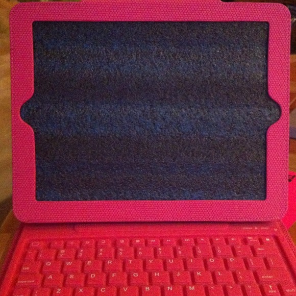 iPad case/keyboard hot pink - Picture 1 of 2