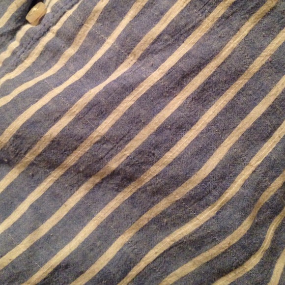 !Hollister ! Button down - Picture 3 of 3