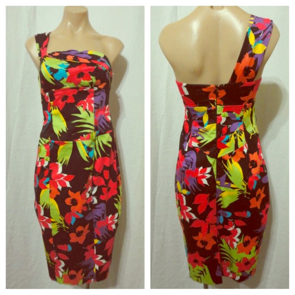 Caché Dresses & Skirts - Caché Floral Dress