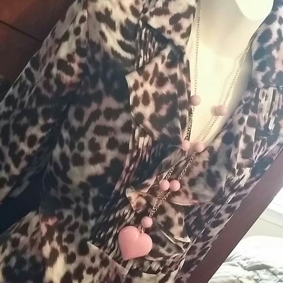 SOLD. Jones New York Purple/Pink Blouse - Picture 3 of 4