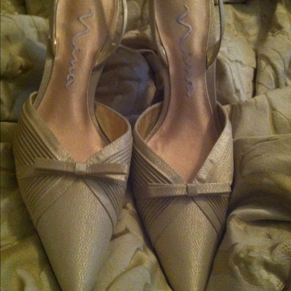 Nina Shoes - Nina Tan Sateen Bow Heels! ⛄
