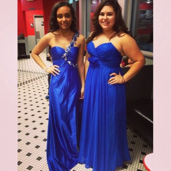 ROYAL BLUE PROM DRESS💙💙 - Picture 2 of 3