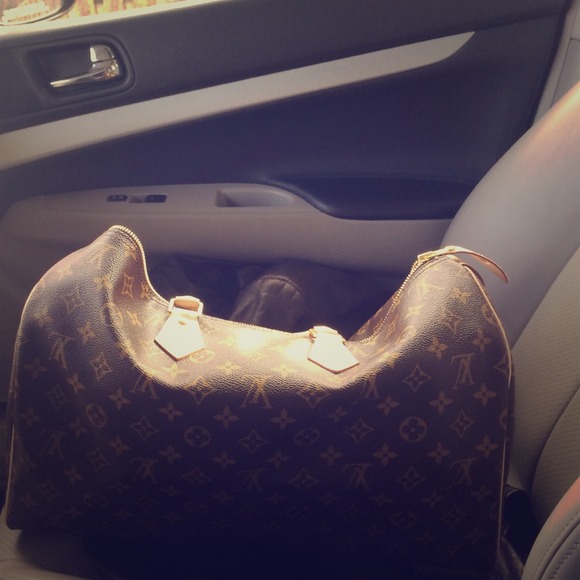My new baby authentic Speedy 40 Louis Vuitton
