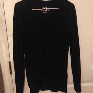 Black long-sleeved shirt