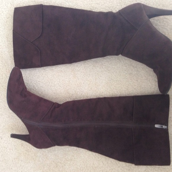 Size 9 suede brown boots