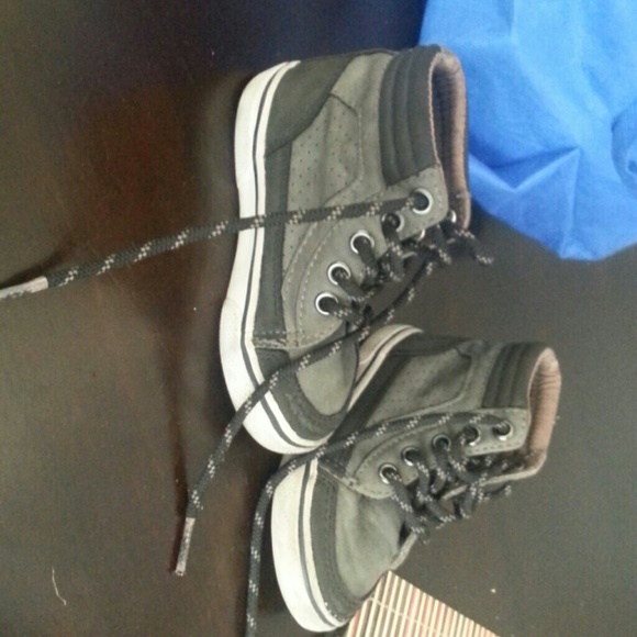 Toddler boys high tops/2t jeans BUNDLE